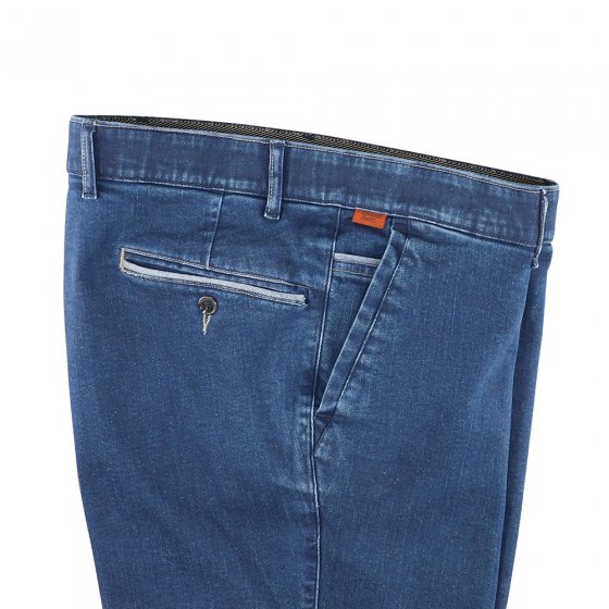 Jeans met contrasten 